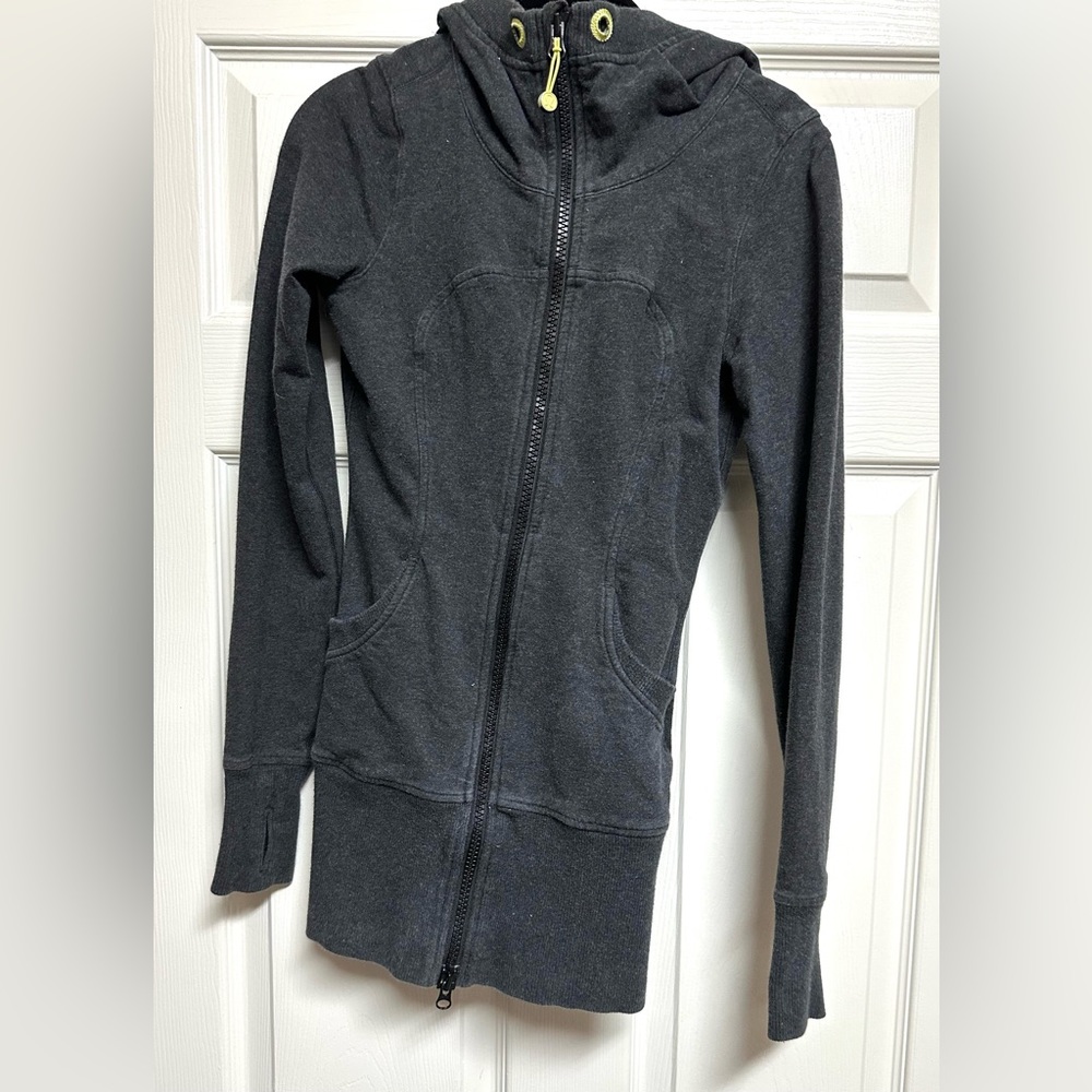Lululemon zip-up jacket size 2